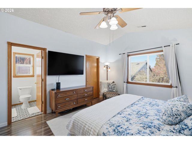 4839 Se SALQUIST Rd, Gresham, OR 97080