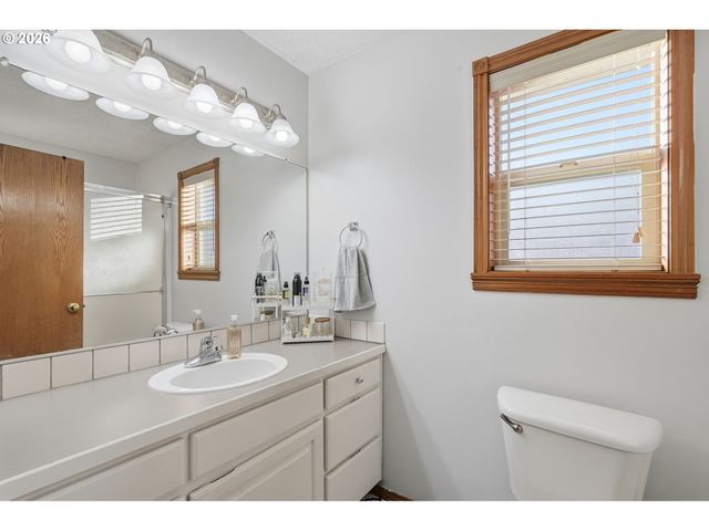 4839 Se SALQUIST Rd, Gresham, OR 97080