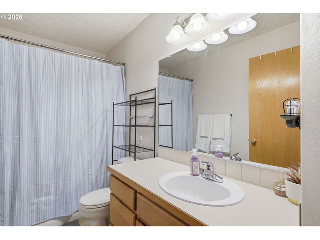 4839 Se SALQUIST Rd, Gresham, OR 97080