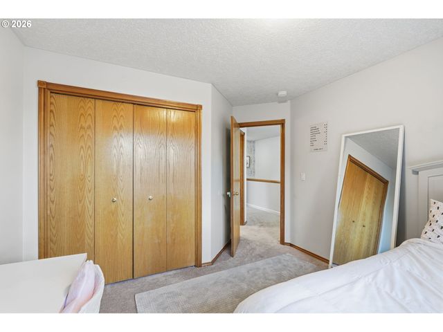 4839 Se SALQUIST Rd, Gresham, OR 97080