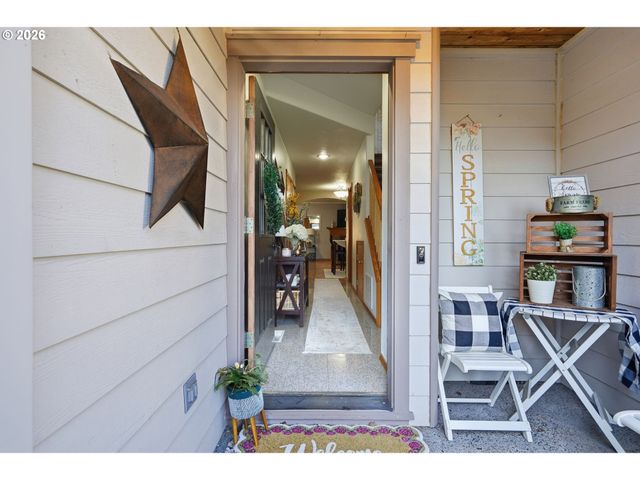 4839 Se SALQUIST Rd, Gresham, OR 97080