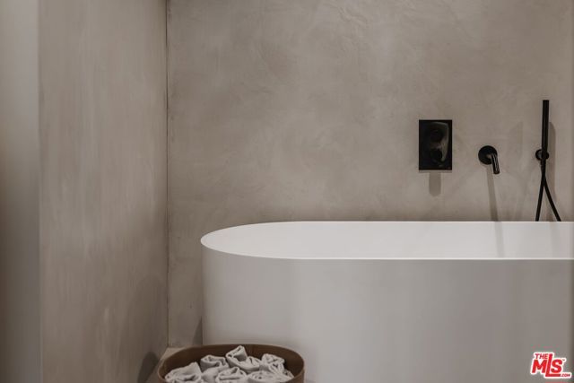 23500 Park Sorrento C34, Calabasas, CA 91302