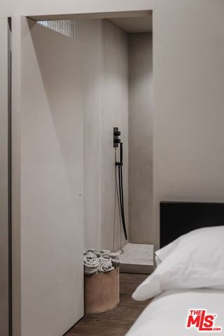 23500 Park Sorrento C34, Calabasas, CA 91302