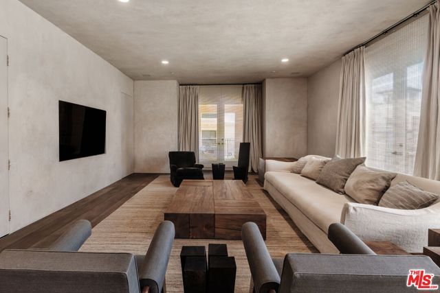 23500 Park Sorrento C34, Calabasas, CA 91302