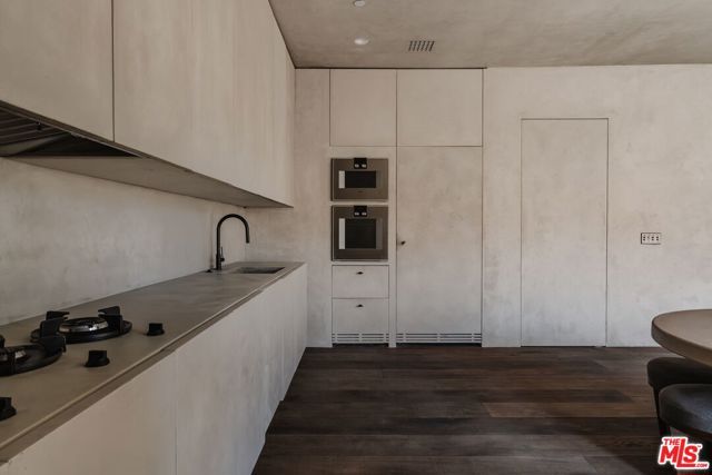 23500 Park Sorrento C34, Calabasas, CA 91302