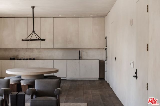 23500 Park Sorrento C34, Calabasas, CA 91302