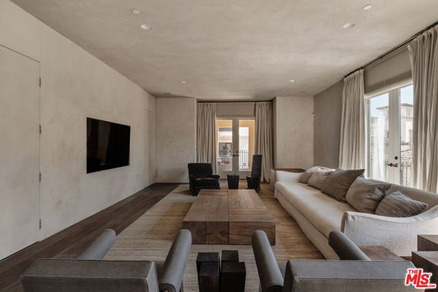 23500 Park Sorrento C34, Calabasas, CA 91302