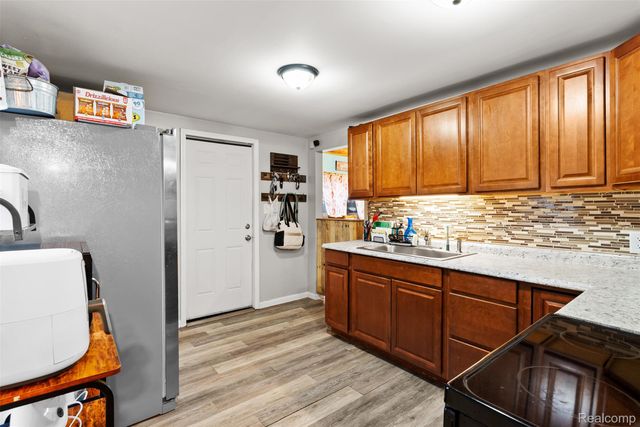 7250 Frances Road, Montrose Charter Township, MI 48433