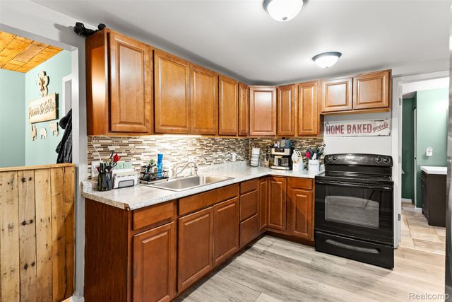 7250 Frances Road, Montrose Charter Township, MI 48433