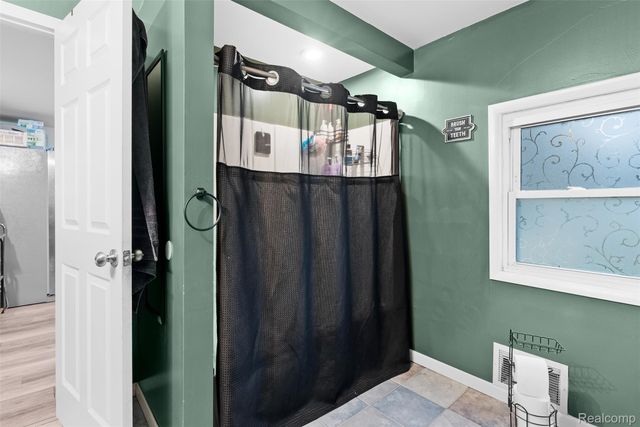 7250 Frances Road, Montrose Charter Township, MI 48433