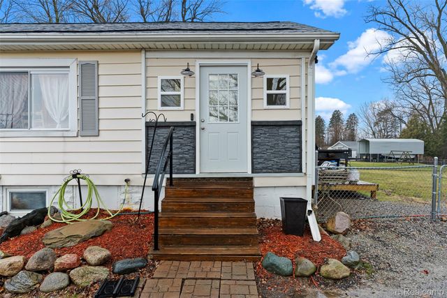 7250 Frances Road, Montrose Charter Township, MI 48433