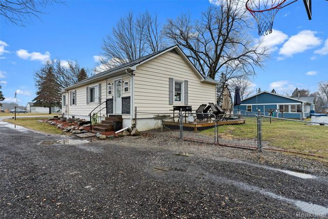 7250 Frances Road, Montrose Charter Township, MI 48433