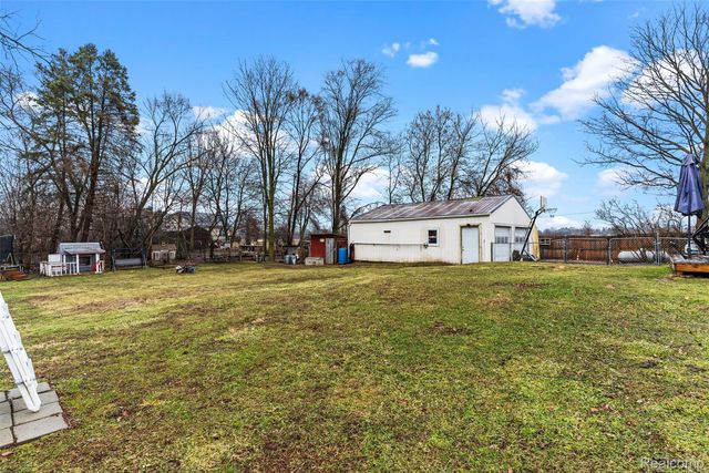 7250 Frances Road, Montrose Charter Township, MI 48433