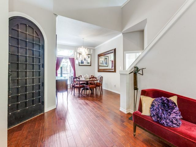 6205 Twin Oaks Circle, Dallas, TX 75240