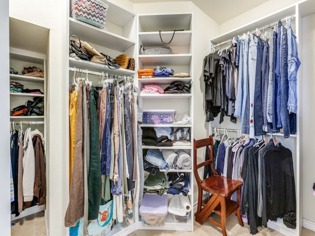 6205 Twin Oaks Circle, Dallas, TX 75240