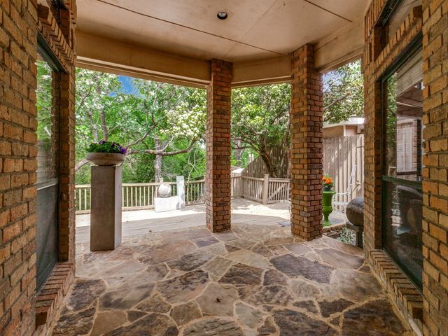 6205 Twin Oaks Circle, Dallas, TX 75240