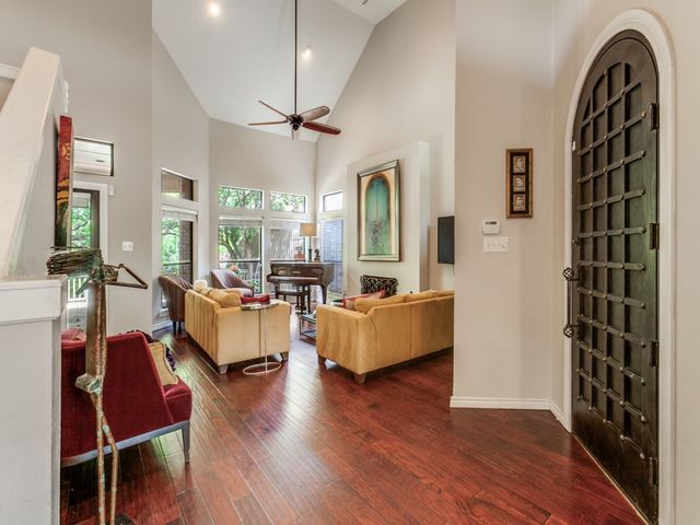 6205 Twin Oaks Circle, Dallas, TX 75240