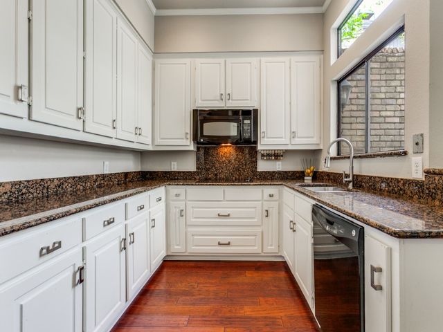 6205 Twin Oaks Circle, Dallas, TX 75240