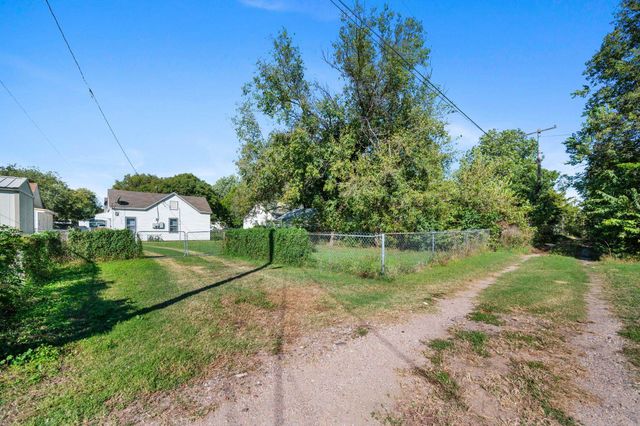 1440-1442 S Laura Ave, Wichita, KS 67211