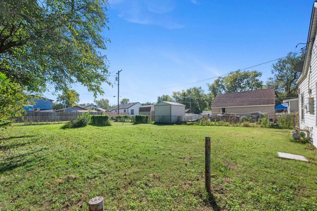 1440-1442 S Laura Ave, Wichita, KS 67211