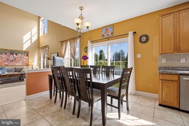 4 HARTFELD RD, Newtown, PA 18940