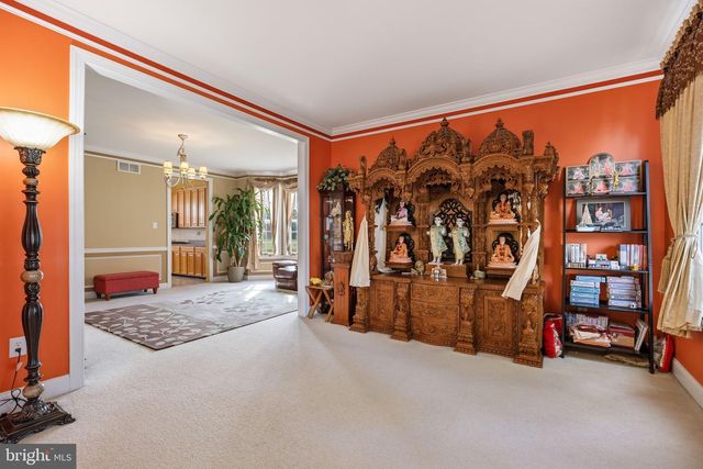 4 HARTFELD RD, Newtown, PA 18940