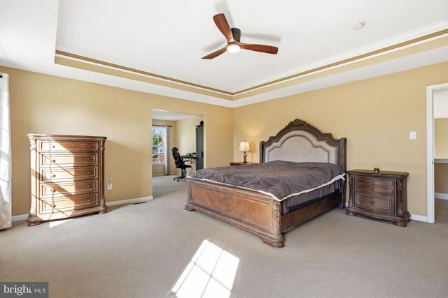 4 HARTFELD RD, Newtown, PA 18940