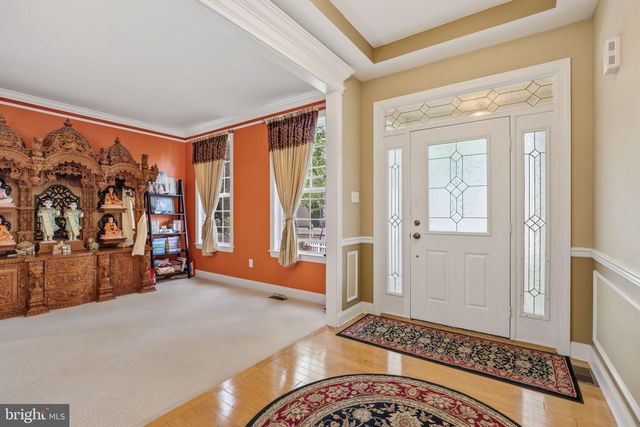 4 HARTFELD RD, Newtown, PA 18940