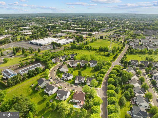 4 HARTFELD RD, Newtown, PA 18940