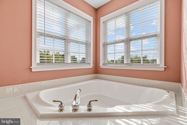 4 HARTFELD RD, Newtown, PA 18940