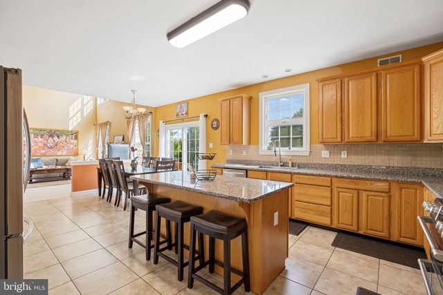 4 HARTFELD RD, Newtown, PA 18940