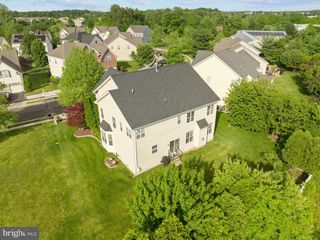 4 HARTFELD RD, Newtown, PA 18940