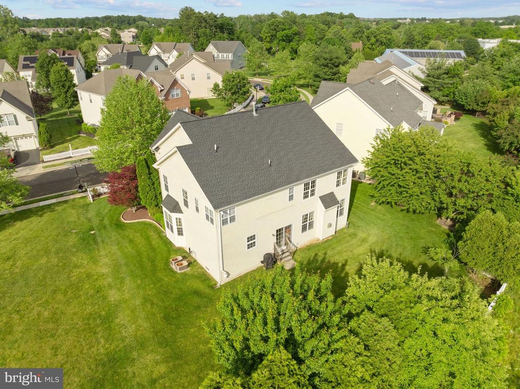 4 HARTFELD RD, Newtown, PA 18940