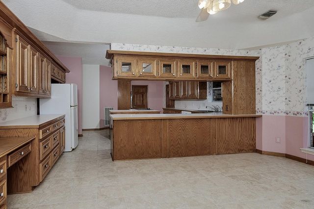 3134 Lake Island Drive, Montgomery, TX 77356