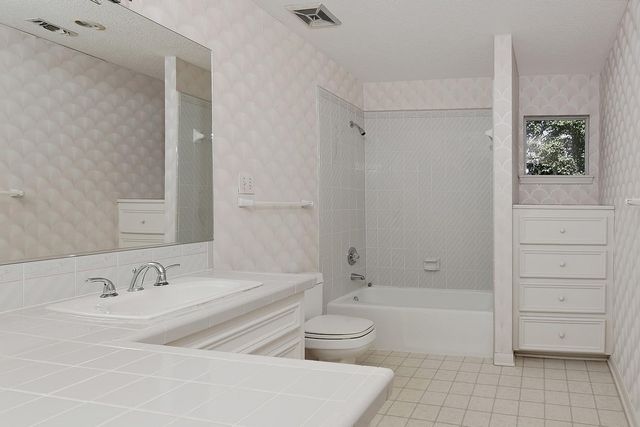 3134 Lake Island Drive, Montgomery, TX 77356