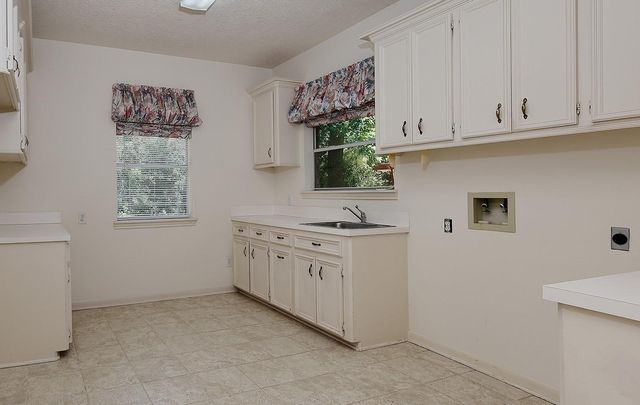 3134 Lake Island Drive, Montgomery, TX 77356