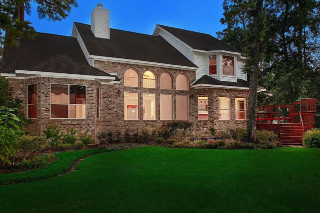 3134 Lake Island Drive, Montgomery, TX 77356