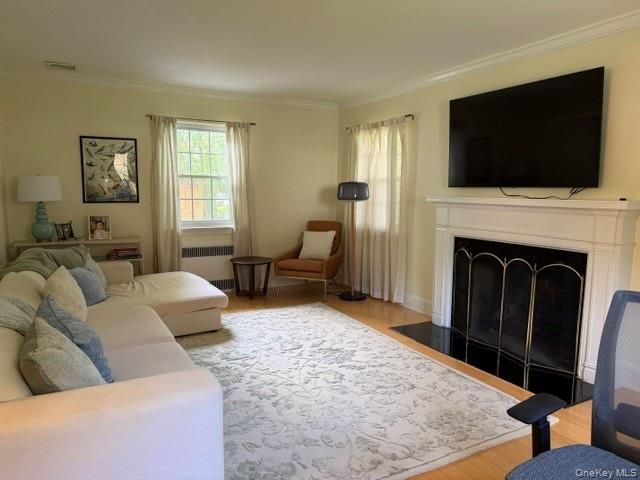 18 Shoreview Road, Manhasset, NY 11030