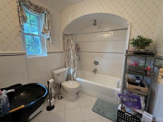 18 Shoreview Road, Manhasset, NY 11030