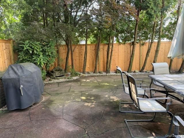 18 Shoreview Road, Manhasset, NY 11030