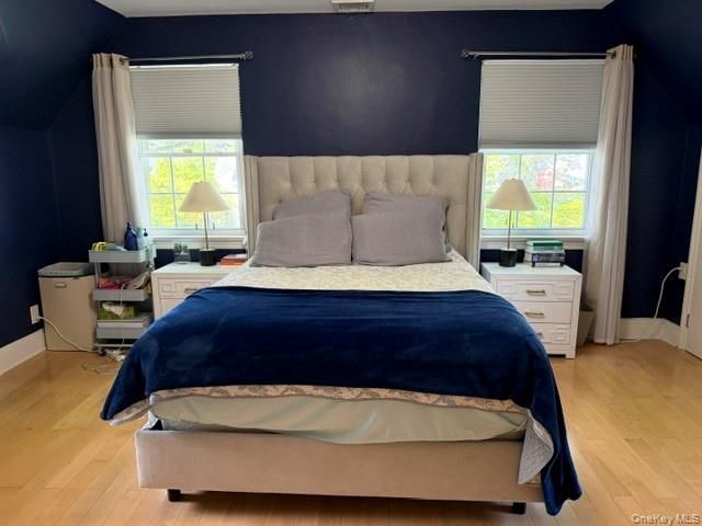 18 Shoreview Road, Manhasset, NY 11030