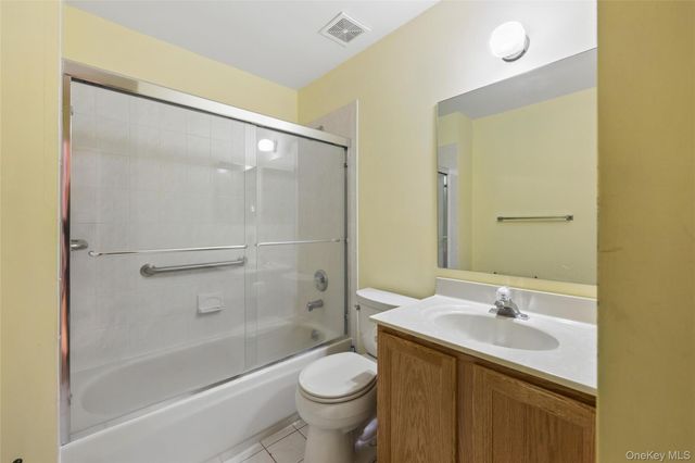 154 Farm House Court, Manorville, NY 11949