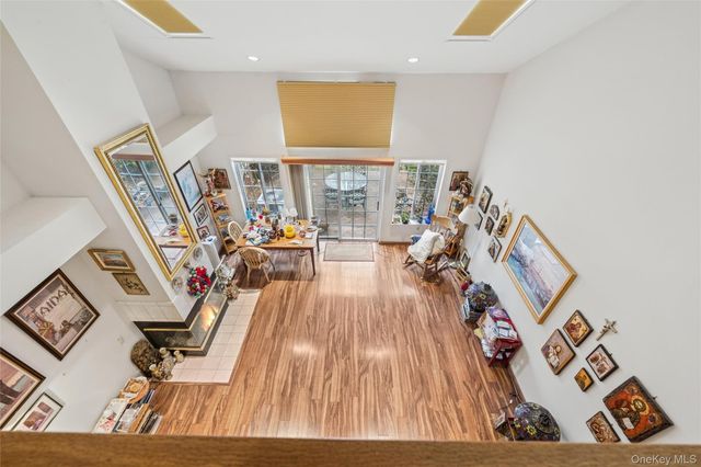 154 Farm House Court, Manorville, NY 11949