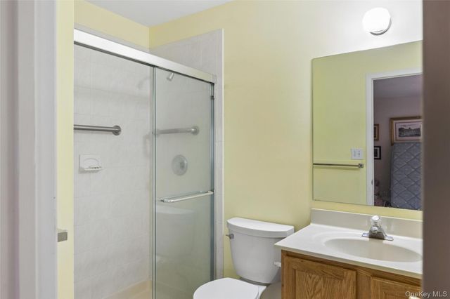 154 Farm House Court, Manorville, NY 11949