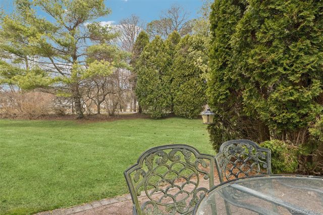 154 Farm House Court, Manorville, NY 11949