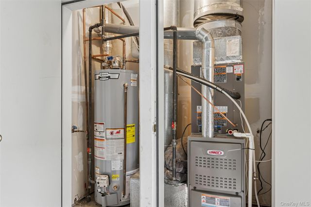 154 Farm House Court, Manorville, NY 11949