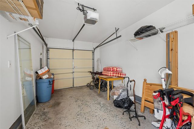 154 Farm House Court, Manorville, NY 11949