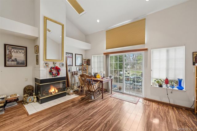 154 Farm House Court, Manorville, NY 11949