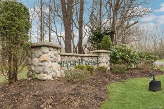 154 Farm House Court, Manorville, NY 11949