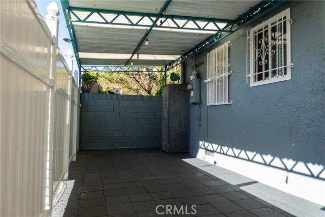 8205 Stanford, Los Angeles, CA 90001